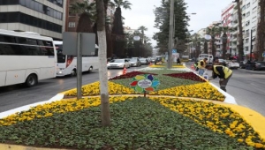 Adnan Menderes Bulvarı'na Bahar Geldi