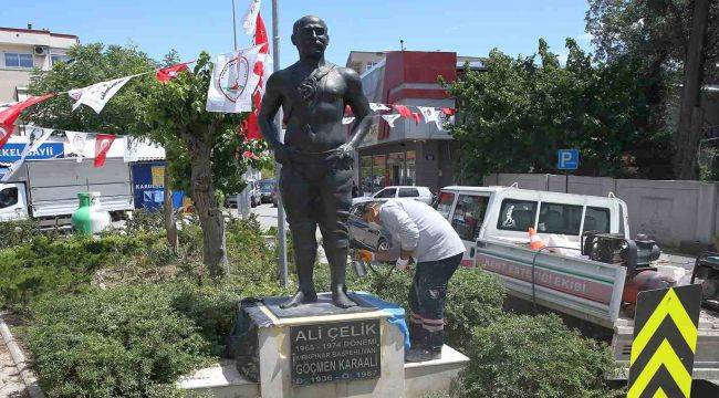  Karşıyaka'nın simge heykelleri bakımda