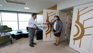 Sandal, "Bayraklı İzmir'in kalbi, göz bebeği"