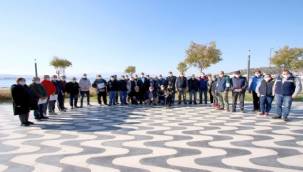 Sandal, "Biz büyük bir aileyiz, hiçbir zaman yalnız kalmayacaksınız!"