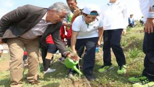 Güzelbahçe Belediyesi'nden Ağaç Dikim Seferberliği
