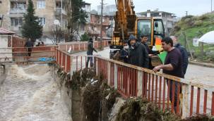 Başkan Sandal, "16 Saattir Sahadayız!"