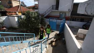 Bayraklı'da Ramazan Ayı Dayanışması Sürüyor