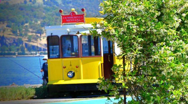 İzmir'in ulaşım ve yaya aksları yasemin kokuyor