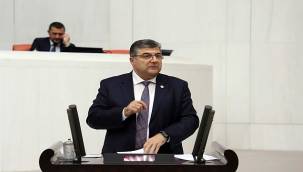 "İzmir zehirleniyor ama iktidarın umurunda değil!"