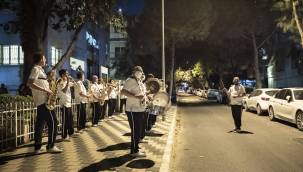 Karşıyaka Belediye Bandosu'ndan mahalle konserleri 