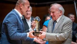 Ustalar ayakta alkışlandı