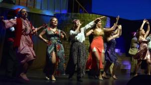 Şekerpare Müzikali Aliağa'da Sahnelendi