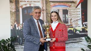 Cimnastiğin Kraliçesi'nden Başkan İnce'ye ziyaret