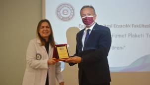 Egeli genç eczacıların önlük giyme heyecanı