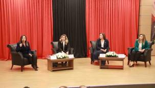 Sengel Çiğli 'De Kadının Siyasetteki Yerini Anlattı