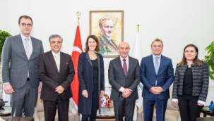 Soyer, Hollanda Büyükelçisi Kwaasteniet'i ağırladı