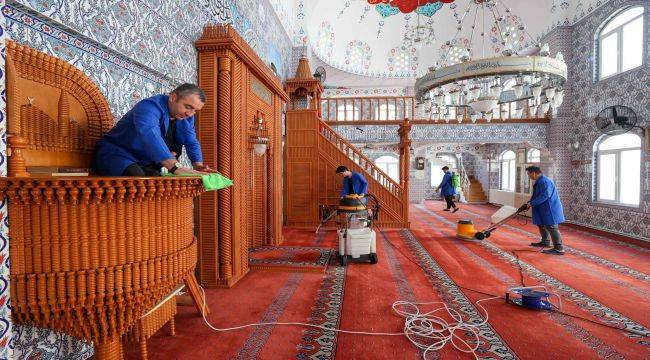  Buca'nın ibadethanelerinde Ramazan temizliği