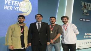 DEÜ'den Gençlere Kariyer Desteği