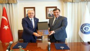 Ege Üniversitesi Özbekistan'la Temasta