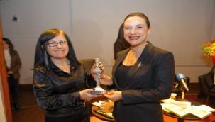 "İçimdeki Kırk Kadını"