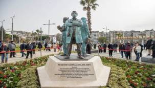 İzmir'den Sağlık Çalışanlarına Jest