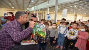 Yunusemre'li çocuklara kütüphane haftası tanışması