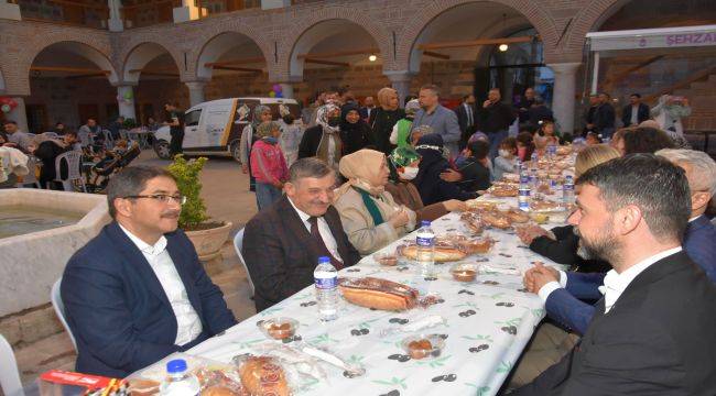 Başkan Çelik Dünya Yetimler Gününü unutmadı