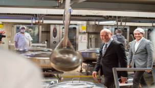 Başkan Soyer ramazan dayanışması için açılan aşevlerini ziyaret etti