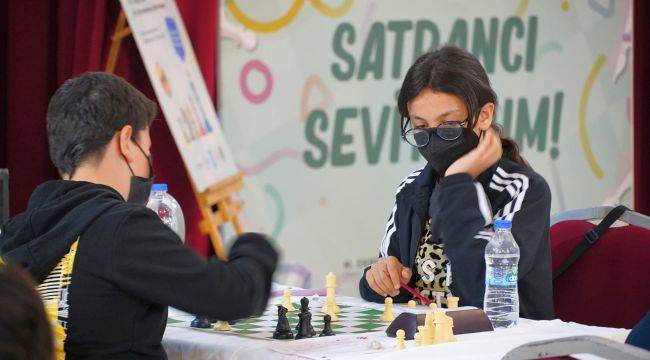 Çeşme'de Satranç Turnuvası heyecanı