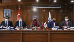 Deü öğrencilere ağız ve diş sağlığı eğitimi veriyor