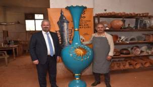 Menemen'den Cumhurbaşkanlığına dev vazo