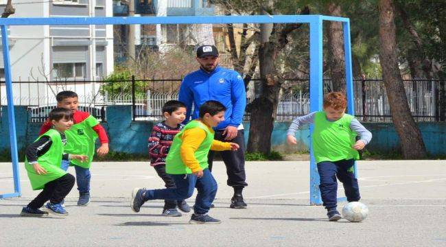 Yunusemre Belediyesi sporcu taramaya devam ediyor