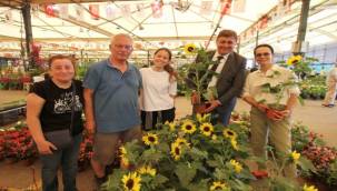 "Karşıyaka Çiçek Festivali" başladı