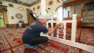 Aydın Büyükşehir Belediyesi Camileri Pırıl Pırıl Yapıyor