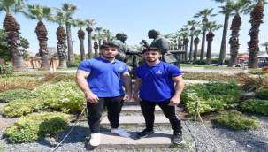 Şampiyon kardeşler İzmirli oldu