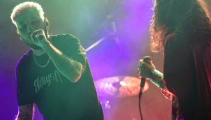 Lil Zey ilk solo konserini "Evim" dediği İzmir Fuarı'nda verdi