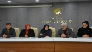 AK Parti Kadın Kolları Başkanı Aynil Yavaş'ın basın açıklaması