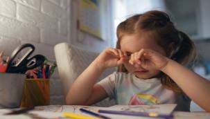  ÇOCUKLARDA MİYOPİ RİSKİ ARTIYOR!