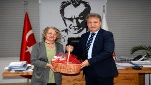 Hacer Foggo'dan Bornova'ya övgü