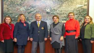 Chp'li Kadın Meclis Üyelerinden Büyükerşen'e Ziyaret