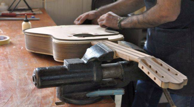 "Uygulamalı Klasik Gitar Cilalama Etkinliği"