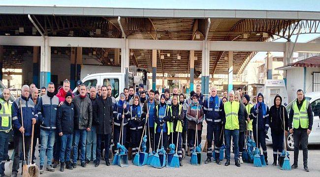 Bornova'da Farkındalık Yaratan Temizlik Çalışması