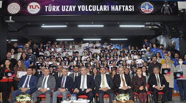 Türk Uzay Yolcuları Programına Seçilen 100 Öğrenci Mezun Oldu 