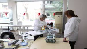 Bayraklılı kadınlardan deprem bölgesine destek sürüyor