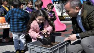 Bornovalı Minikler Toprağa Dokundu