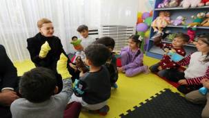 DEÜ'DEN DEPREMZEDE ÇOCUKLAR İÇİN KREŞ HİZMETİ