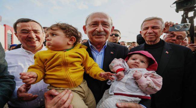 Kılıçdaroğlu Konak Belediyesi'nin Çadır Kentini Ziyaret Etti