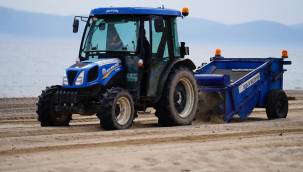 AYVALIK'TA PLAJLAR SEZONA HAZIRLANIYOR