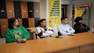 Bayraklı'da gençlik meclisi toplandı