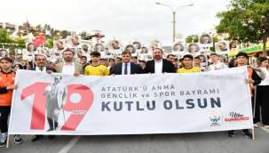 Çiğli 19 Mayıs'ı Ceylan Ertem Konseri ile kutladı