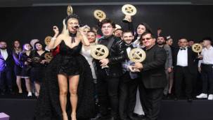 "X TurkeyAwards" Görkemli Törenle Sahiplerini Buldu