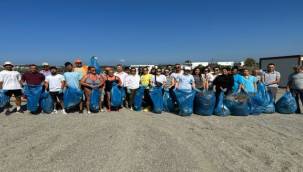 Çevre Günü'nde plaj temizliği