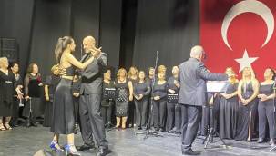 Konak'tan 'kadın şarkılarıyla' yaza merhaba