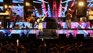 Büyük Zaferin 101. Yılı Menderes'te Coşkuyla Kutlandı